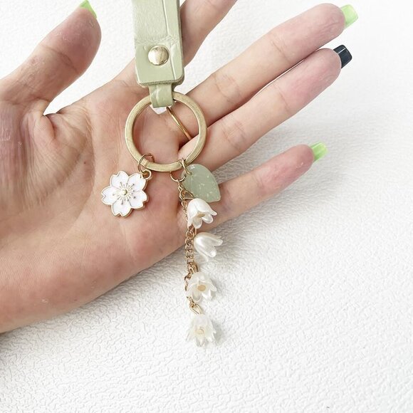 4PCS Flower Keychain Cute Handbag Key Chain Personalized Key ring Golden for Wom - Picture 3 of 8